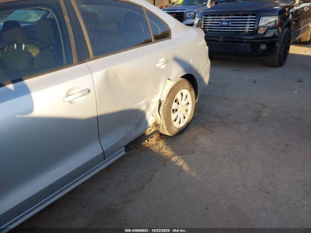 Volkswagen Jetta 2.0l S Image 14