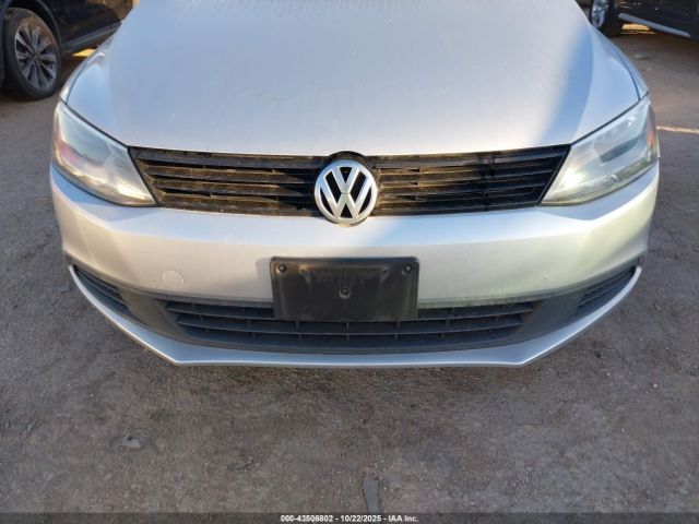 Volkswagen Jetta 2.0l S Image 6