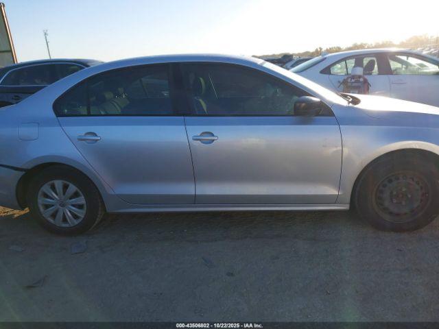 Volkswagen Jetta 2.0l S Image 3