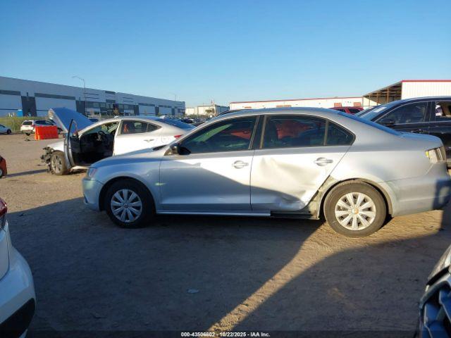 Volkswagen Jetta 2.0l S Image 2