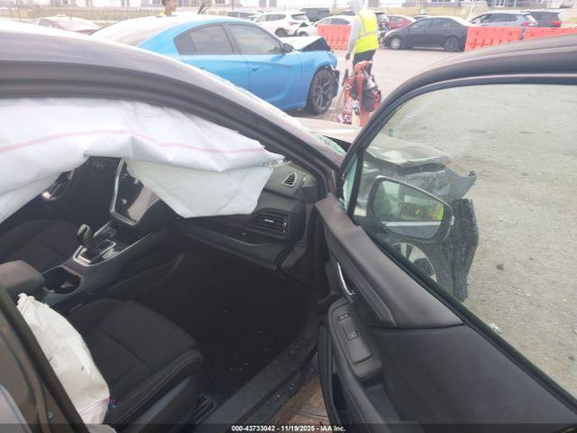 Subaru Legacy Premium Image 14