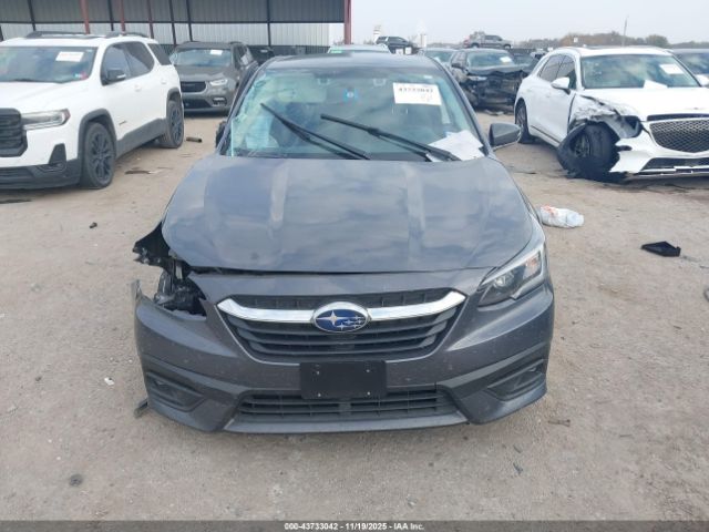 Subaru Legacy Premium Image 2