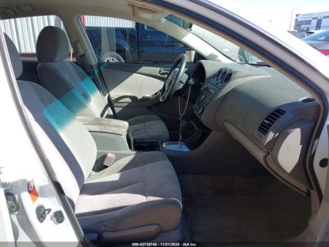 Nissan Altima Image 6