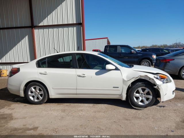 Nissan Altima Image 12