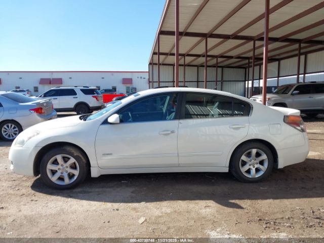 Nissan Altima Image 11