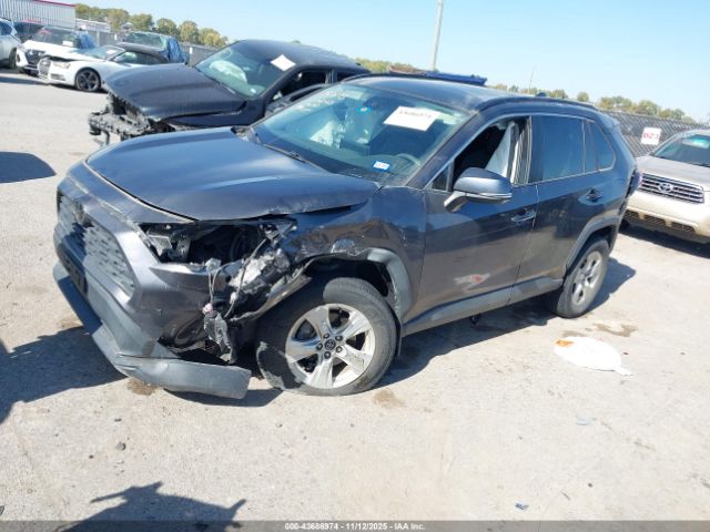 Toyota RAV4 Xle Image 2