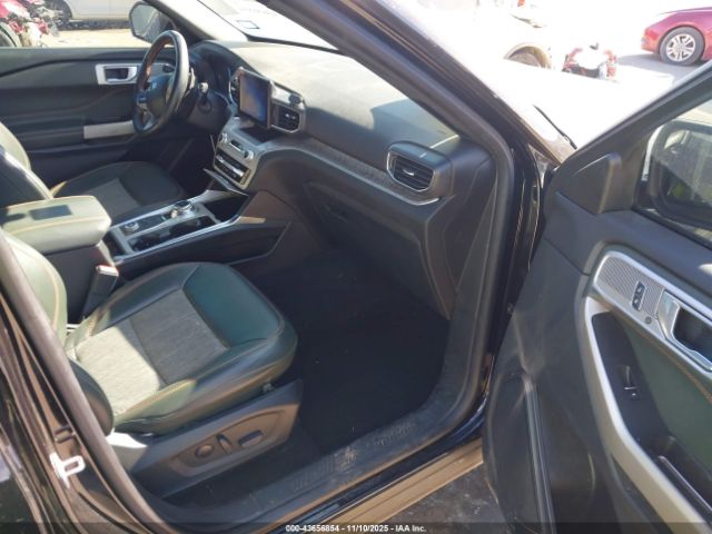 Ford Explorer Timberline Image 3