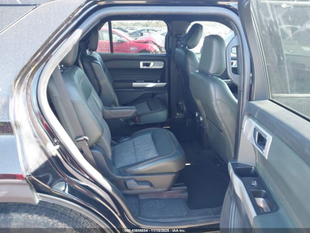 Ford Explorer Timberline Image 11