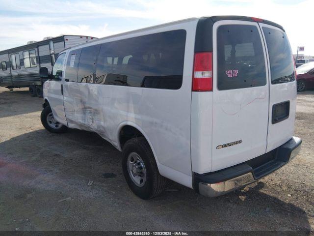 Chevrolet Express Lt Image 7
