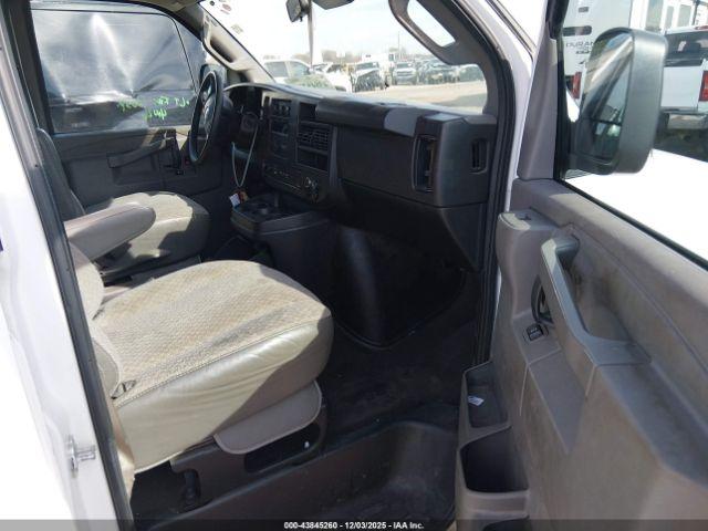 Chevrolet Express Lt Image 12