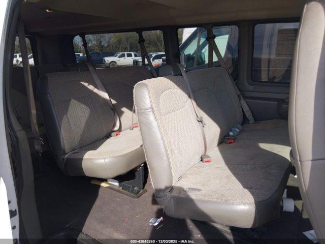 Chevrolet Express Lt Image 2