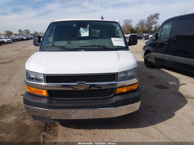 Chevrolet Express Lt Image 9