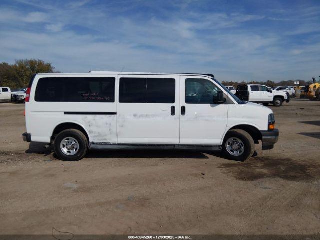 Chevrolet Express Lt Image 8