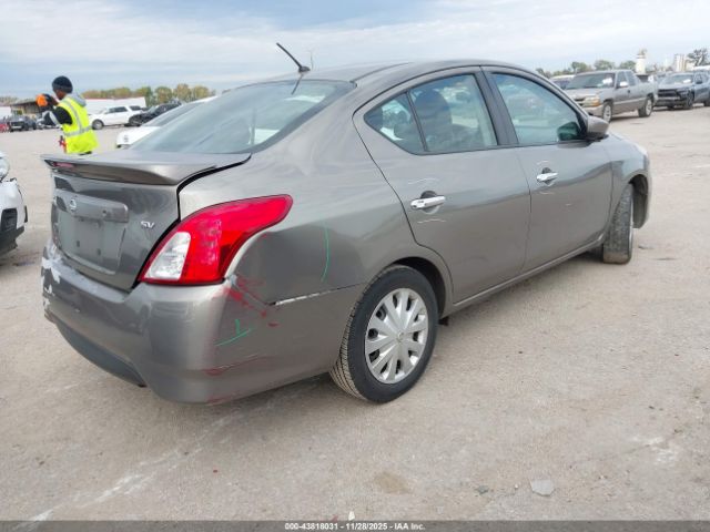 Nissan Versa Image 8