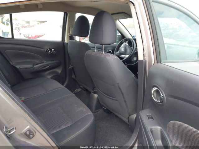 Nissan Versa Image 9