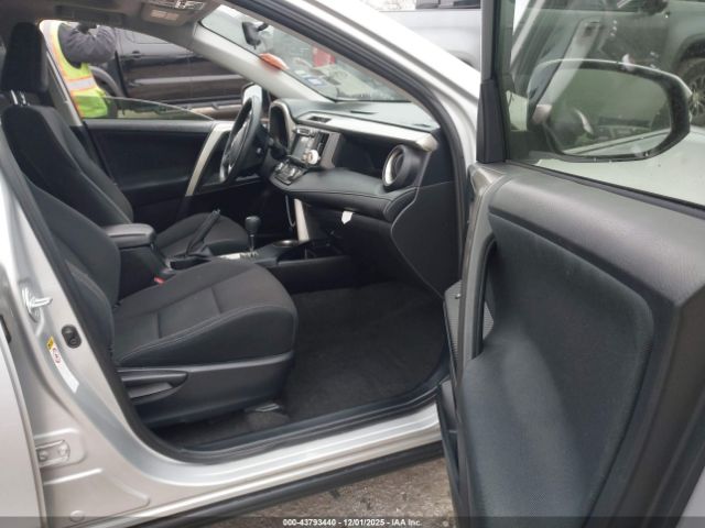 Toyota RAV4 Xle Image 7