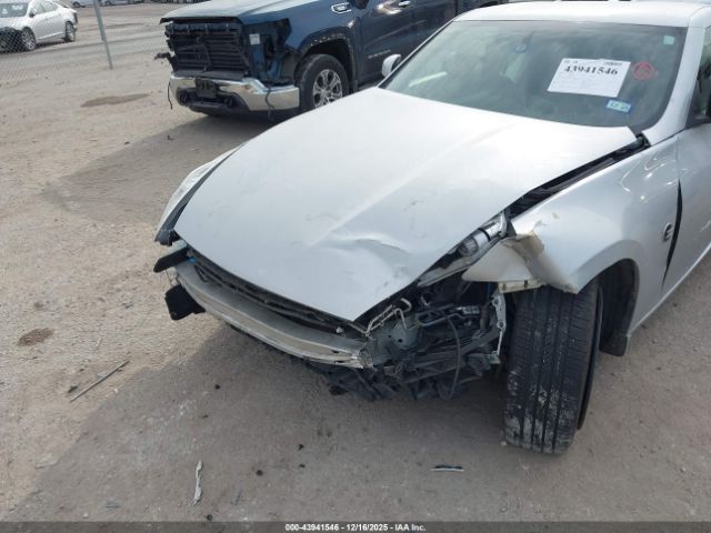 Nissan 370Z Image 12