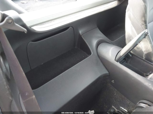 Nissan 370Z Image 16