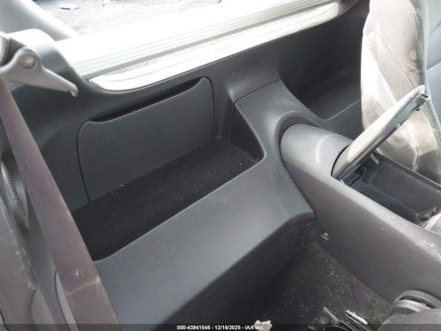 Nissan 370Z Image 16