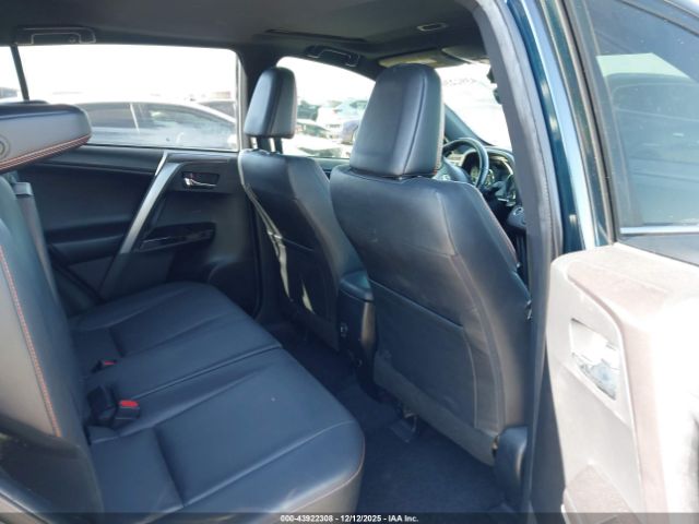 Toyota RAV4 Se Image 6