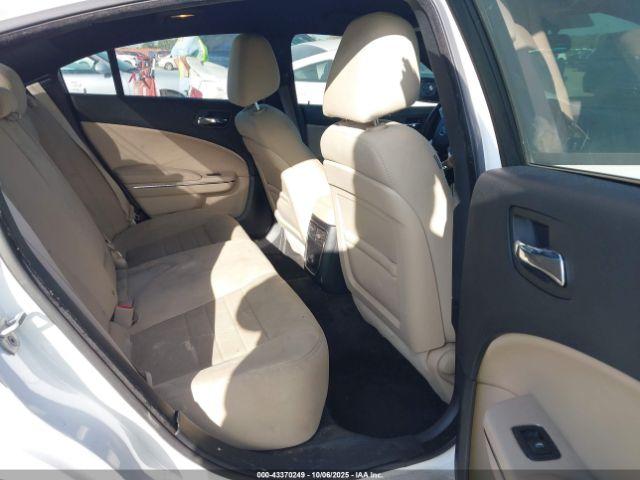 Dodge Charger Se Image 4