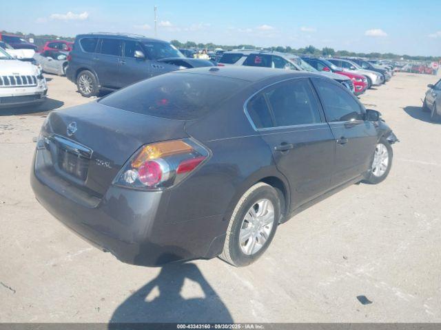 Nissan Altima 2.5 S Image 12