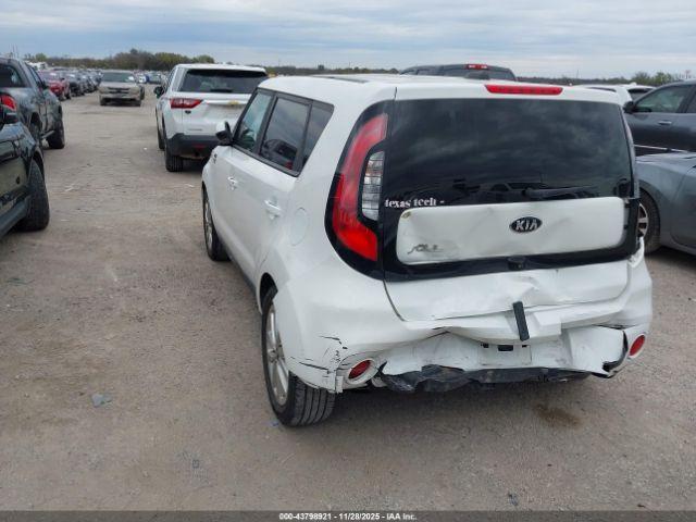 Kia Soul + Image 6
