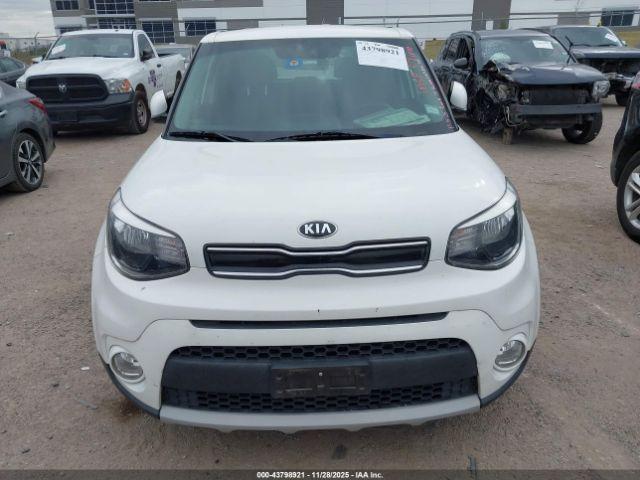 Kia Soul + Image 12