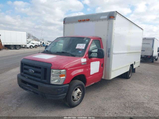 Ford E-350 Image 3