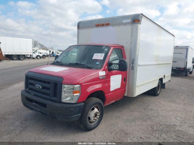 Ford E-350 Image 3