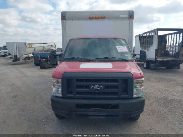Ford E-350 Image 8