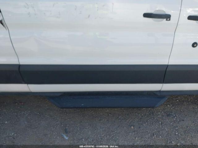 Ford Transit Image 16