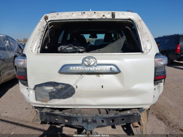Toyota 4Runner Limited Image 17