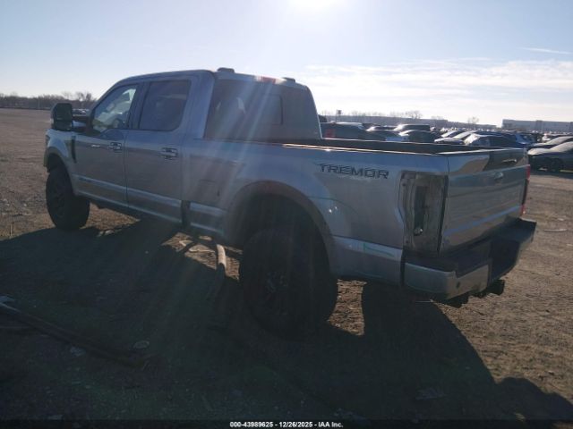 Ford F-250 Lariat Image 7