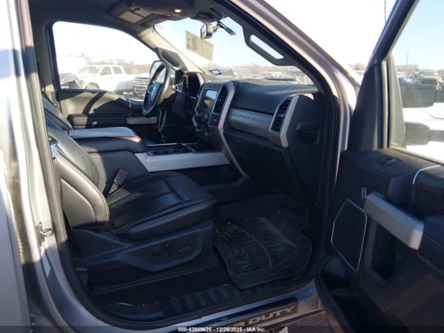 Ford F-250 Lariat Image 14