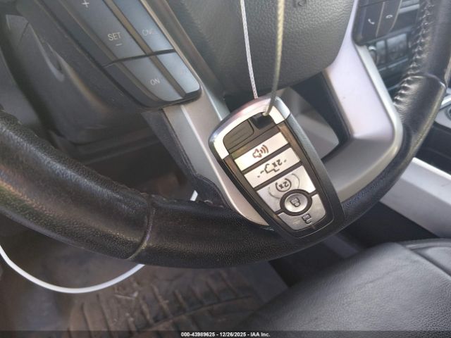 Ford F-250 Lariat Image 10