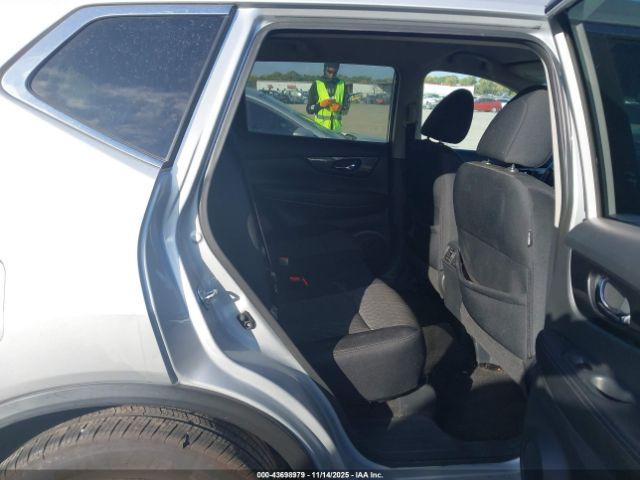 Nissan Rogue Sv Image 9