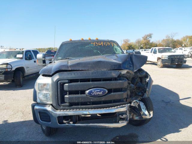 Ford F-450 Xl Image 2