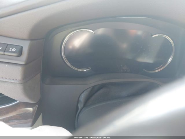 Cadillac Escalade Luxury Image 11