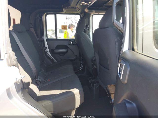 Jeep Gladiator Sport S 4x4 Image 14