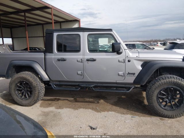 Jeep Gladiator Sport S 4x4 Image 2