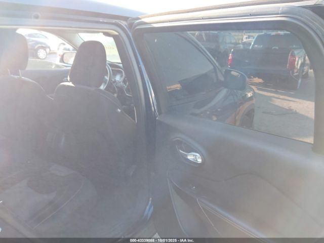 Jeep Cherokee Sport Image 3