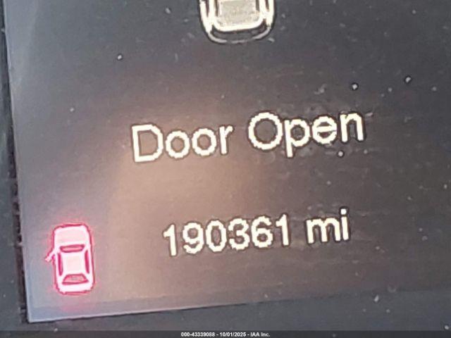 Jeep Cherokee Sport Image 9