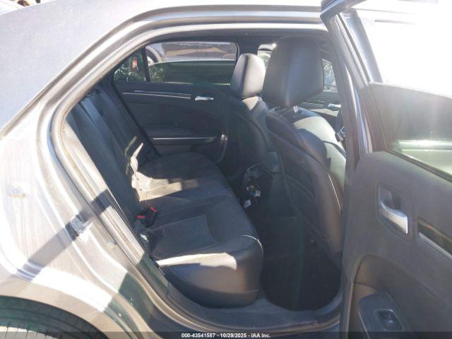 Chrysler 300c Awd Image 2