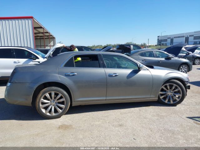 Chrysler 300c Awd Image 15