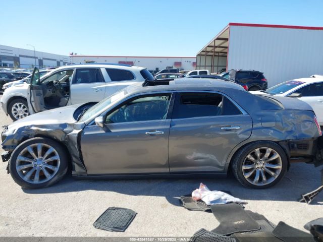 Chrysler 300c Awd Image 8