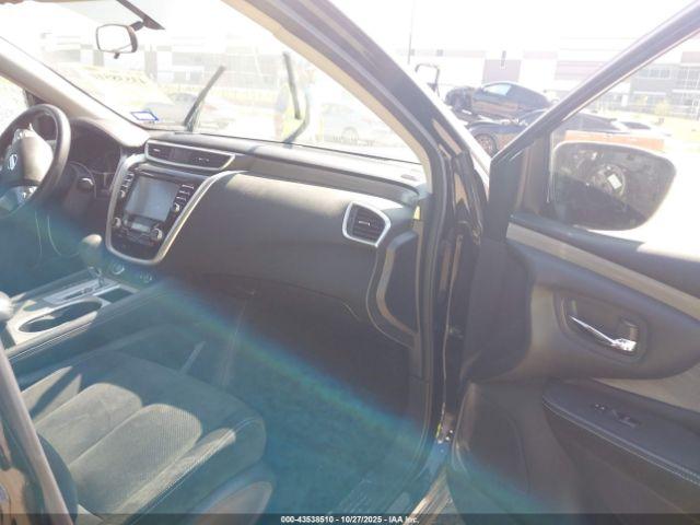 Nissan Murano S Image 11