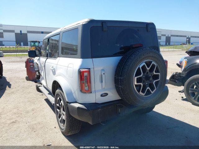 Ford Bronco Outer Banks Image 13