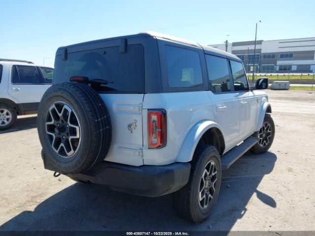 Ford Bronco Outer Banks Image 14