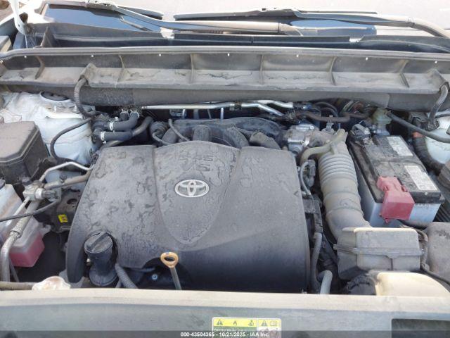 Toyota Highlander L Image 12